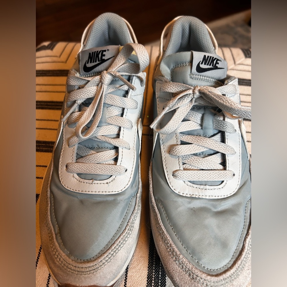 1972 style Women’s Nike - Picture 6 of 7